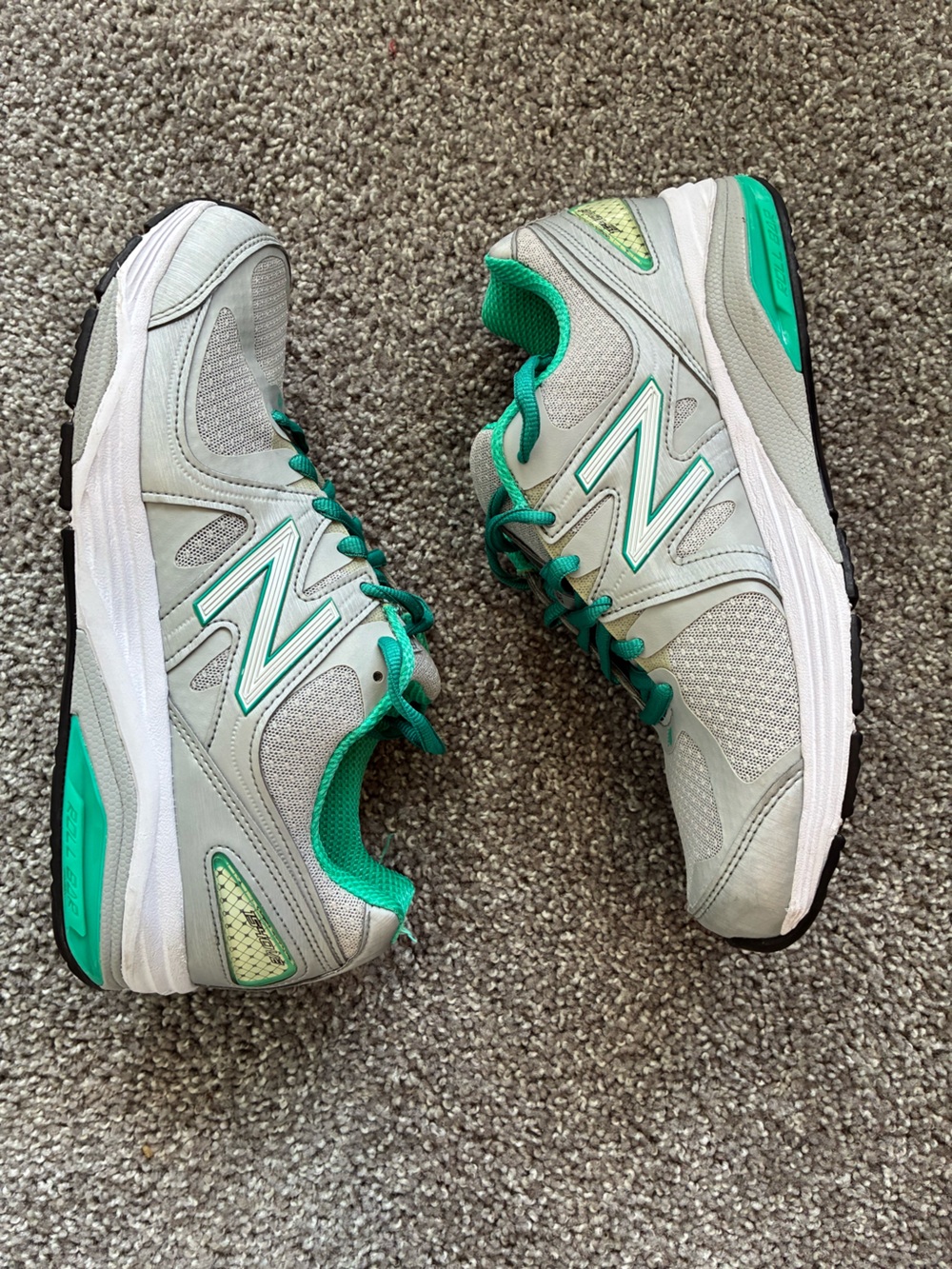 New Balance 1540v2 Running Shoes - Size 10 (Silver/Mint)